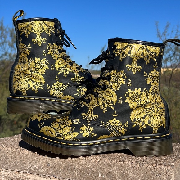 ✨ Sparkling Gold Flocked Floral Dr. Martens Glitter 1460W Boots New⁉️✨ - Picture 15 of 17